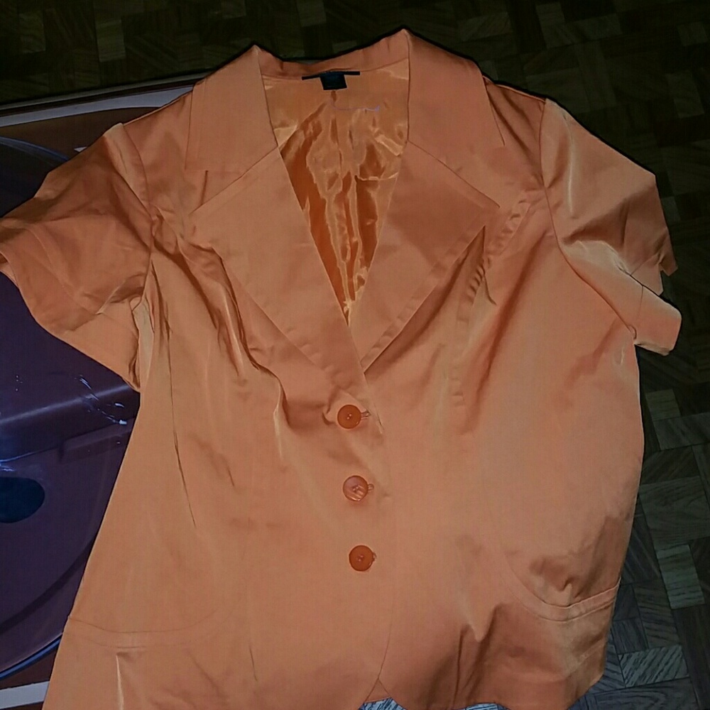 Short sleeve blazer